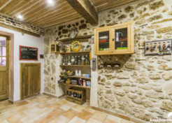 Vente maison à vendre avec jardin à Esparron sur Verdon - Agence Immobilière à Esparron sur Verdon Happyssimmo Haut-Var - Estimation Immobilière Esparron sur Verdon Happyssimmo Haut-Var - Villa for sale in Provence - Happyssimmo Haut-Var