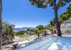 Villa à vendre à Toulon vue mer et piscine avec garage - Agence Immobilière Le Mourillon Happyssimmo - Le Faron Happyssimmo - Maison à vendre à Toulon - Villa for sale in Provence