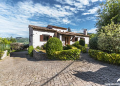 Vente villa 8 pièces à Montauroux avec pisicne et jardin - 83081 Agence Immobilière Happyssimmo Montauroux - Estimation Meilleurs Agents Montauroux - LeBonCoin Montauroux Villa Maison - Vente Maison Villa dans le Var - Happyssimmo Montauroux Verdon - Valeur Vénale Maison - Estimation Immobilière - Idéal pour faire un Gîte ou location saisonnière