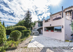 Vente villa 8 pièces à Montauroux avec pisicne et jardin - 83081 Agence Immobilière Happyssimmo Montauroux - Estimation Meilleurs Agents Montauroux - LeBonCoin Montauroux Villa Maison - Vente Maison Villa dans le Var - Happyssimmo Montauroux Verdon - Valeur Vénale Maison - Estimation Immobilière - Idéal pour faire un Gîte ou location saisonnière