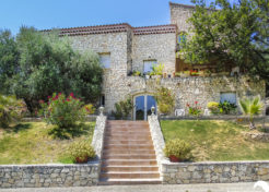 Vente maison bastide mas à Vitrolles en lubéron - Vaucluse - Agence Immobilière Vitrolles en Lubéron Happyssimmo - Villa for sale in Provence - Maison d'hote