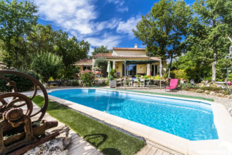 Vente de villa avec jardin et piscine à Régusse - LeBonCoin 83630 Haut Var - Agence Immobilière haut-Var Happyssimmo Estimation Immobilière - SeLoger Logicimmo Haut-Var Régusse - Villa for Sale in Provence - Villa à vendre en Provence - Se Loger Estimation