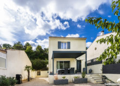 Achat Vente Villa Maison avec jardin à Valensole - Happyssimmo Alpes de Haute Provence - Agence Immobilière Valensole 04210 Alples de haute provence - Happyssimmo Verdon - Agence Immobilière Verdon France -