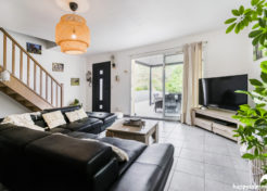 Achat Vente Villa Maison avec jardin à Valensole - Happyssimmo Alpes de Haute Provence - Agence Immobilière Valensole 04210 Alples de haute provence - Happyssimmo Verdon - Agence Immobilière Verdon France -