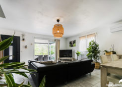 Achat Vente Villa Maison avec jardin à Valensole - Happyssimmo Alpes de Haute Provence - Agence Immobilière Valensole 04210 Alples de haute provence - Happyssimmo Verdon - Agence Immobilière Verdon France -