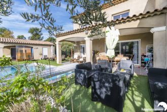 Visite Virtuelle Immobilier - Achat vente villa avec jardin et piscine à Fox-Amphoux 83670 - Agence Immobilière Fox Amphoux 83670 Happyssimmo Haut-Var - Estimation Immobilière Happyssimmo Fox Amphoux Location Gestion Vente