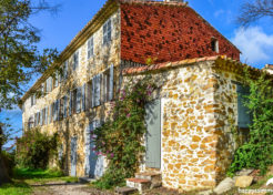 Vente Achat Bastide Mas Provencal à Evenos dans le Var - Agence Immobilière Luxe Var Happyssimmo - Luxury Villa for sale in Provence History