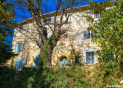 Vente Achat Bastide Mas Provencal à Evenos dans le Var - Agence Immobilière Luxe Var Happyssimmo - Luxury Villa for sale in Provence History